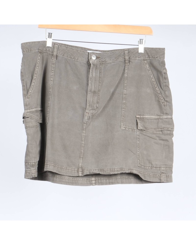 Saia curta / PRIMARK / 48